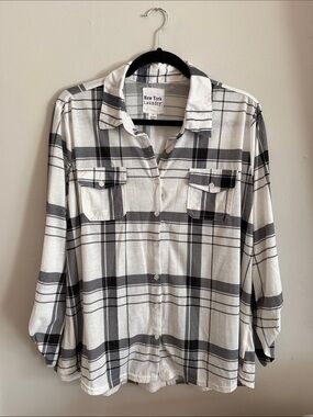 New York Laundry Woman’s White and Black Plaid Button-Down Shirt